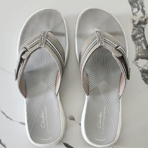 Clarks Women's Taupe Sandals